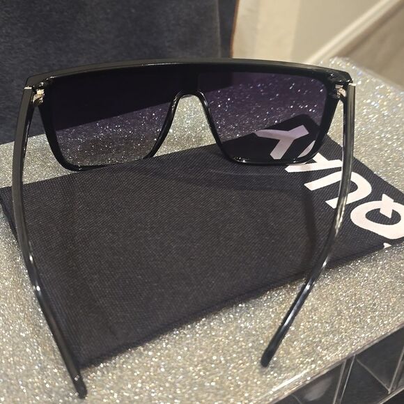 Quay Australia Nightfall Oversized Shield Polarized Sunglasses - Picture 8 of 9